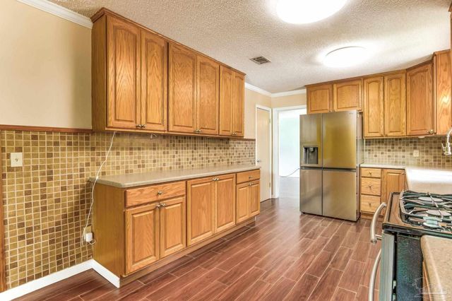 521 Quail Nest Ln, Pensacola, FL 32514