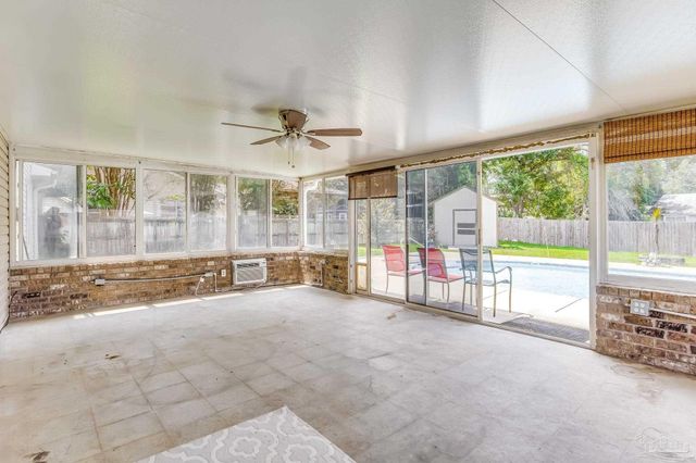 521 Quail Nest Ln, Pensacola, FL 32514