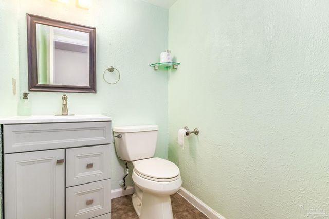 521 Quail Nest Ln, Pensacola, FL 32514