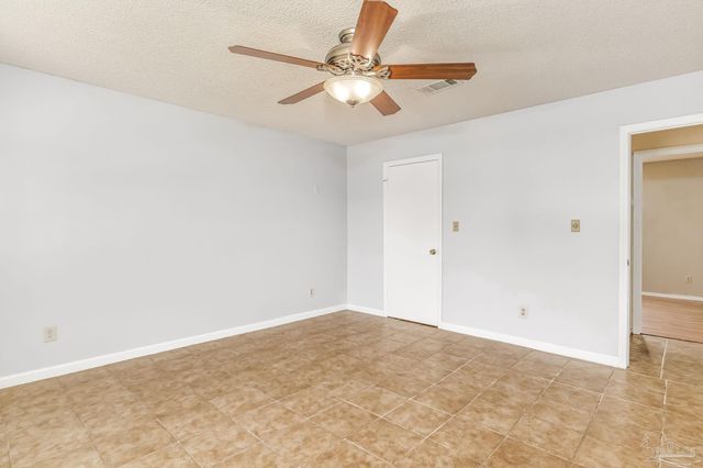 521 Quail Nest Ln, Pensacola, FL 32514