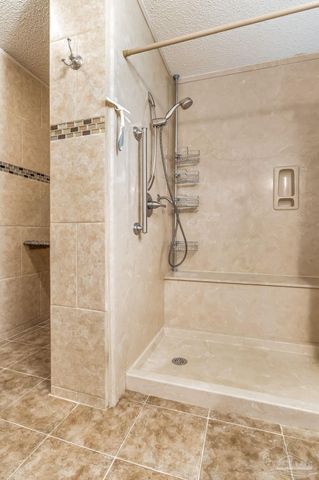 521 Quail Nest Ln, Pensacola, FL 32514