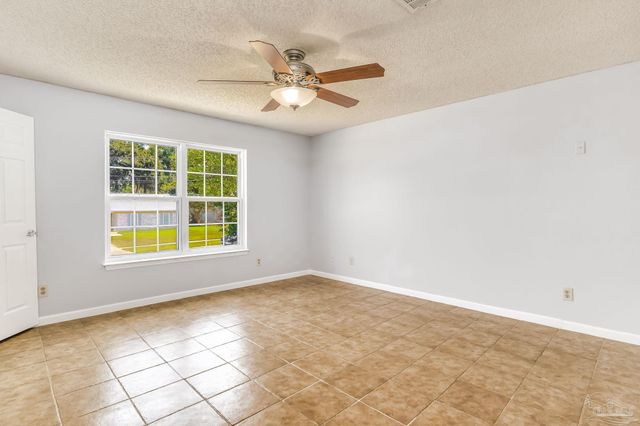 521 Quail Nest Ln, Pensacola, FL 32514