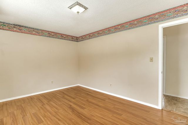 521 Quail Nest Ln, Pensacola, FL 32514