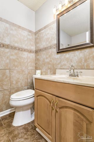 521 Quail Nest Ln, Pensacola, FL 32514