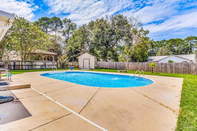 521 Quail Nest Ln, Pensacola, FL 32514