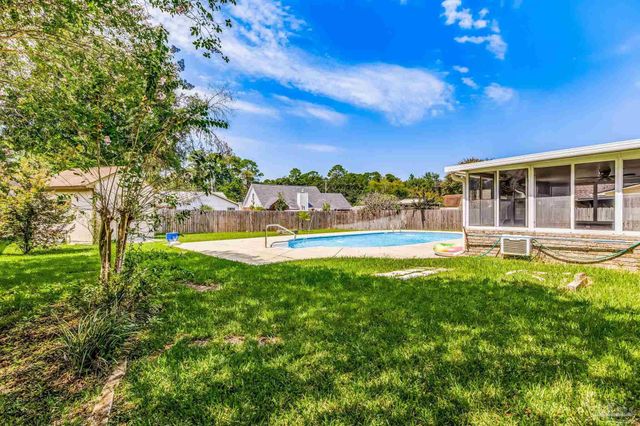 521 Quail Nest Ln, Pensacola, FL 32514