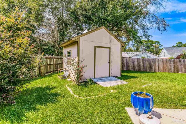 521 Quail Nest Ln, Pensacola, FL 32514