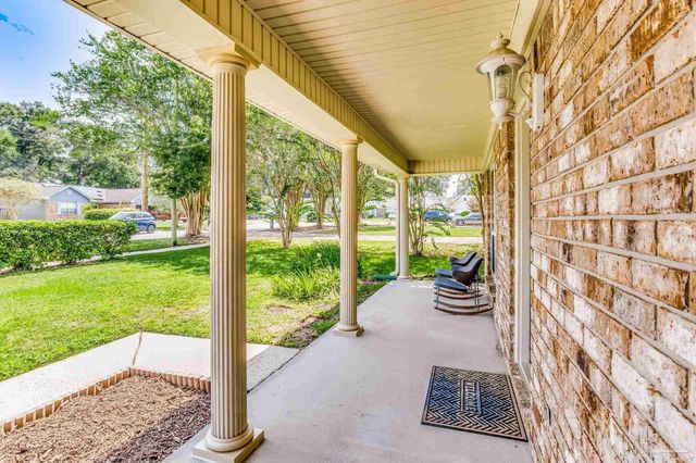 521 Quail Nest Ln, Pensacola, FL 32514