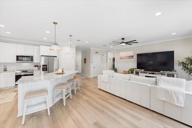 633 W Pope Rd, St Augustine, FL 32080