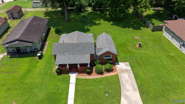 509 12th Avenue NW, Decatur, AL 35601