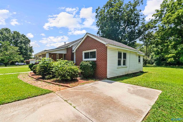 509 12th Avenue NW, Decatur, AL 35601