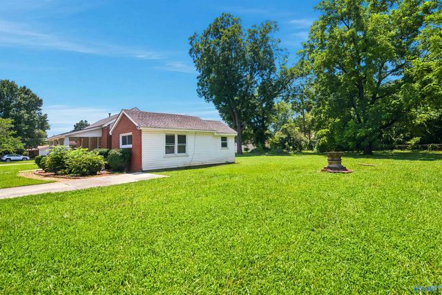509 12th Avenue NW, Decatur, AL 35601