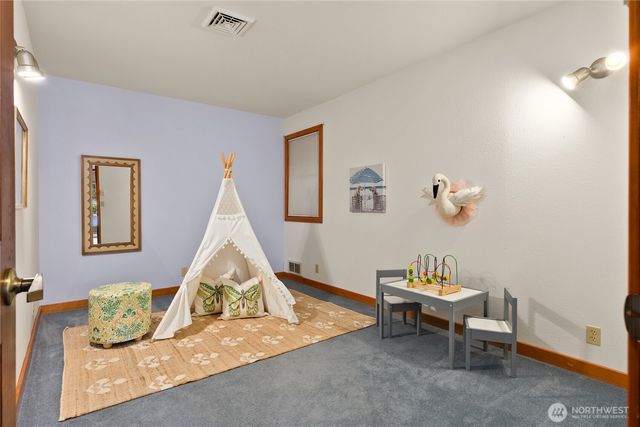 1678 NE Jacobson Road, Poulsbo, WA 98370