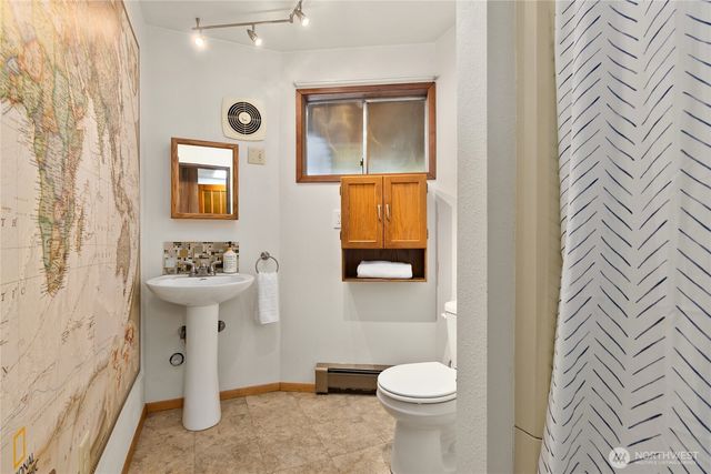 1678 NE Jacobson Road, Poulsbo, WA 98370