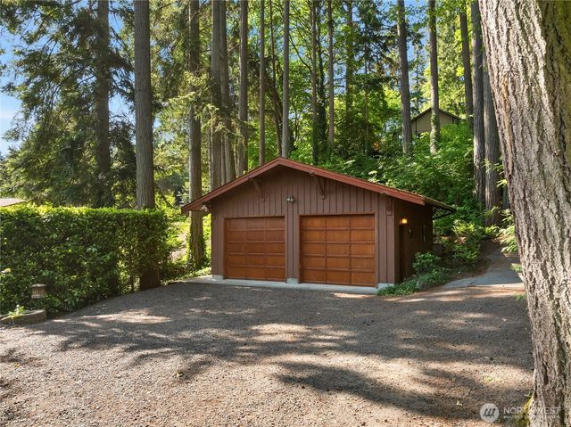 1678 NE Jacobson Road, Poulsbo, WA 98370