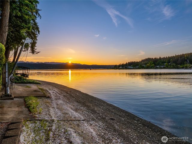 1678 NE Jacobson Road, Poulsbo, WA 98370