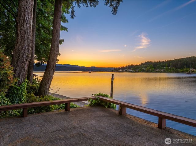 1678 NE Jacobson Road, Poulsbo, WA 98370