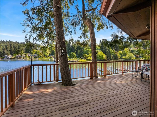 1678 NE Jacobson Road, Poulsbo, WA 98370