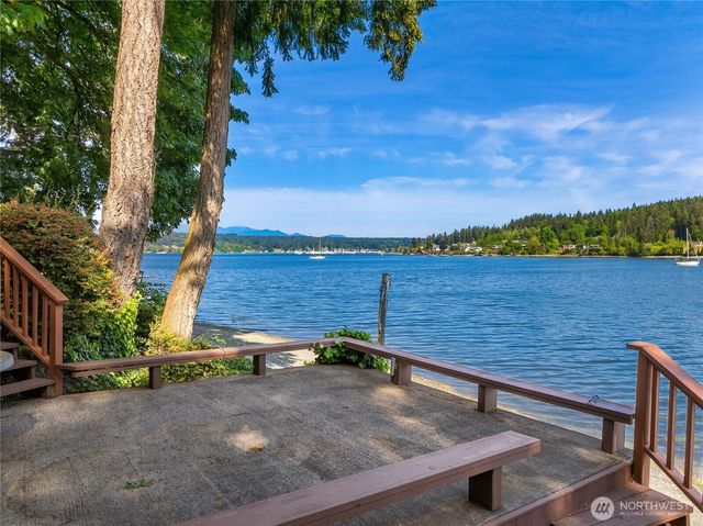 1678 NE Jacobson Road, Poulsbo, WA 98370