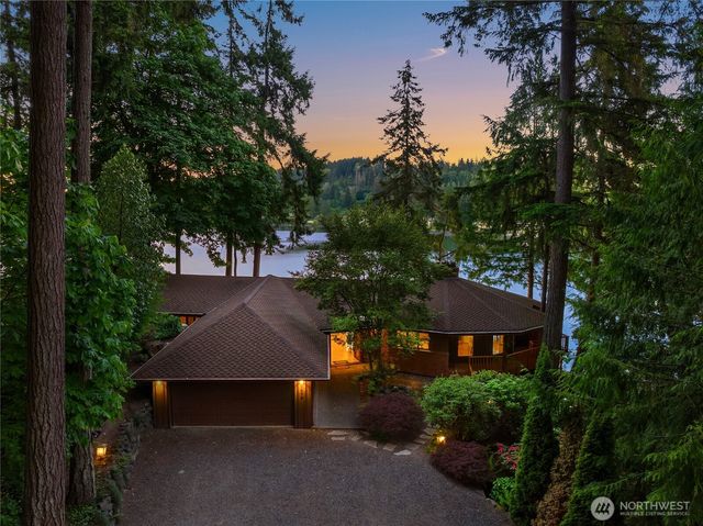1678 NE Jacobson Road, Poulsbo, WA 98370