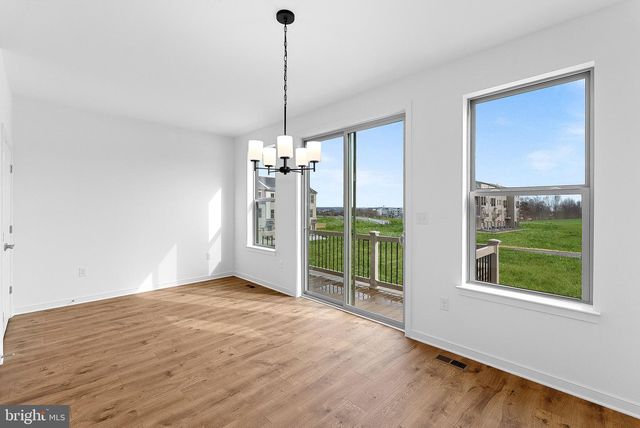 43798 MYSTIC MAROON TER, Ashburn, VA 20147