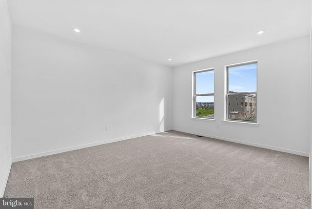 43798 MYSTIC MAROON TER, Ashburn, VA 20147