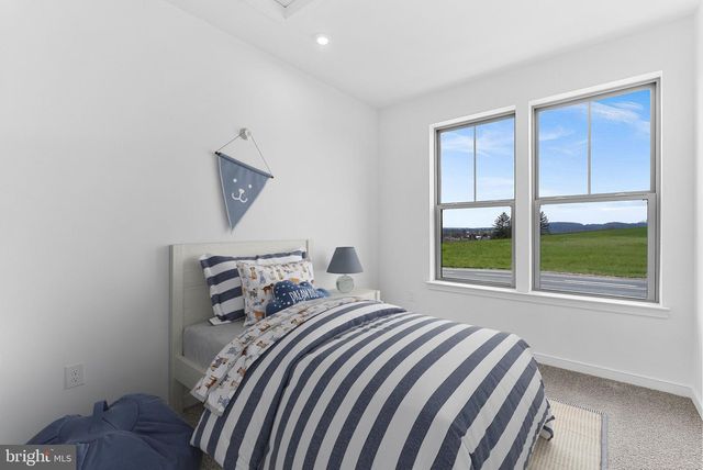 43798 MYSTIC MAROON TER, Ashburn, VA 20147