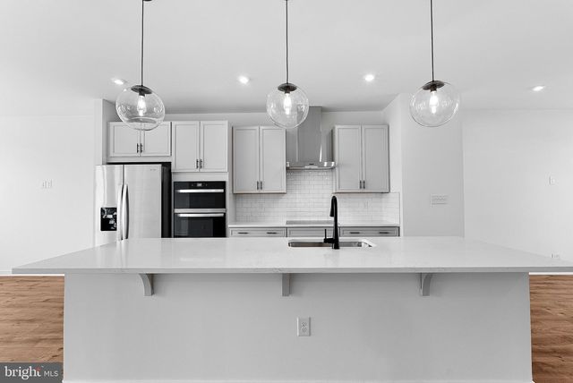 43798 MYSTIC MAROON TER, Ashburn, VA 20147