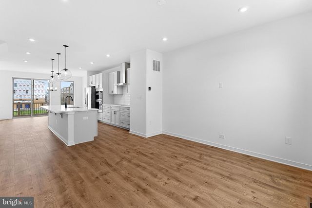 43798 MYSTIC MAROON TER, Ashburn, VA 20147