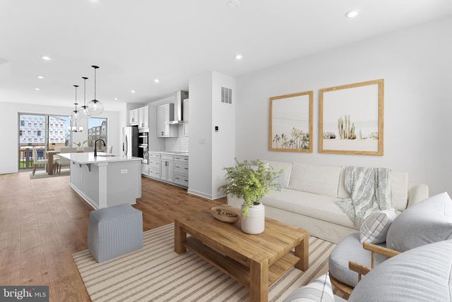 43798 MYSTIC MAROON TER, Ashburn, VA 20147