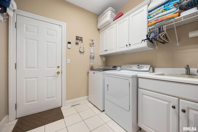 5401 W STONEBRIDGE Court, Peoria, IL 61615