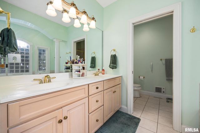 5401 W STONEBRIDGE Court, Peoria, IL 61615