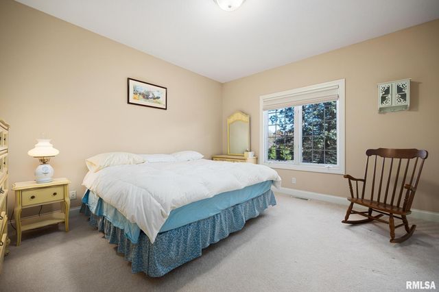 5401 W STONEBRIDGE Court, Peoria, IL 61615