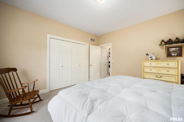 5401 W STONEBRIDGE Court, Peoria, IL 61615