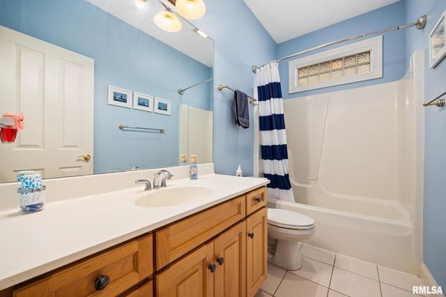 5401 W STONEBRIDGE Court, Peoria, IL 61615