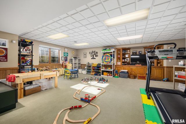 5401 W STONEBRIDGE Court, Peoria, IL 61615