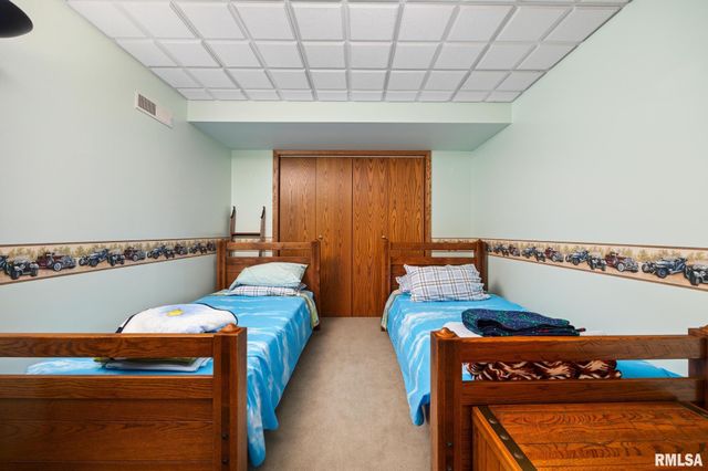 5401 W STONEBRIDGE Court, Peoria, IL 61615