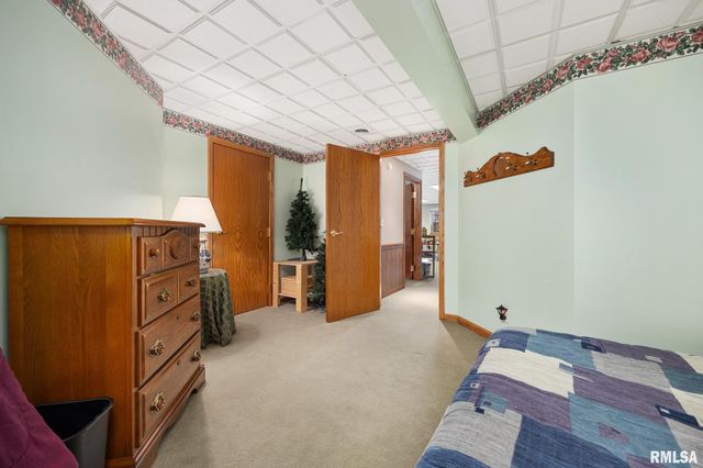 5401 W STONEBRIDGE Court, Peoria, IL 61615