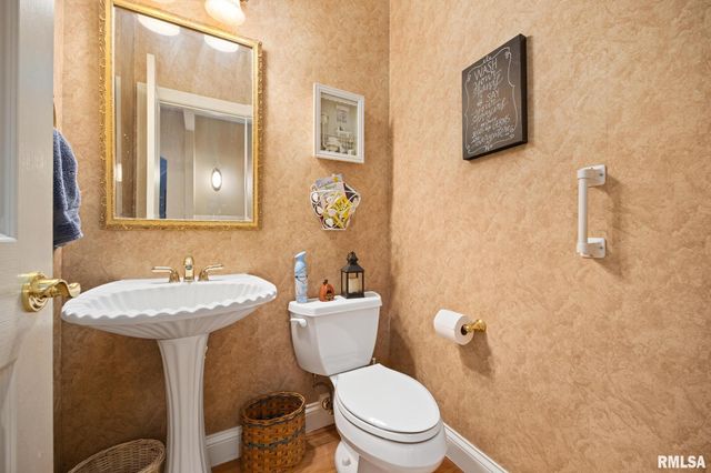 5401 W STONEBRIDGE Court, Peoria, IL 61615