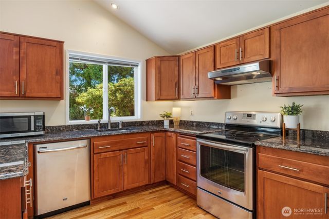 1833 N Defiance Street, Tacoma, WA 98406