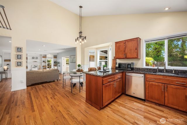 1833 N Defiance Street, Tacoma, WA 98406