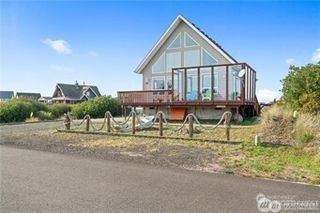 416 S Bel Air Loop SW, Ocean Shores, WA 98569
