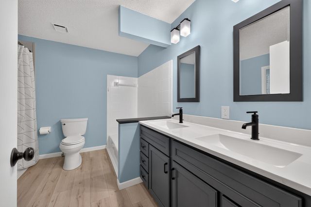 4867 Richard Lane, Eagan, MN 55122