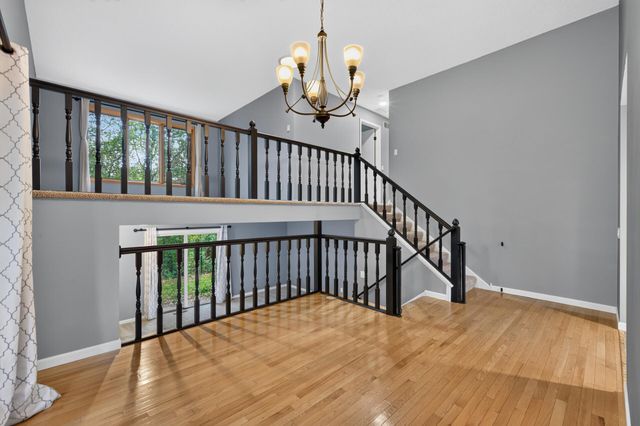 4867 Richard Lane, Eagan, MN 55122