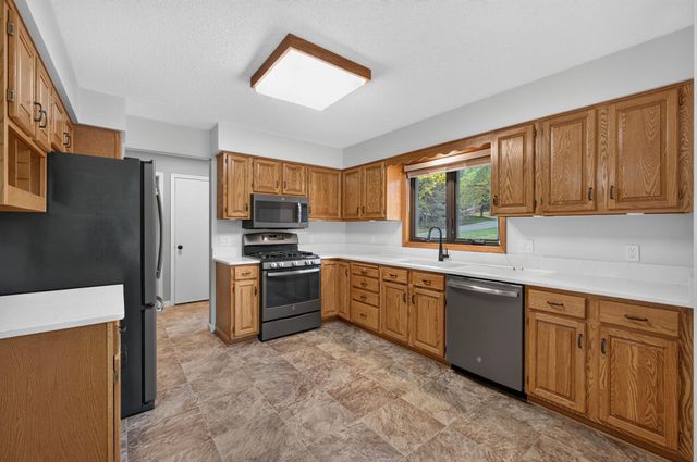 4867 Richard Lane, Eagan, MN 55122