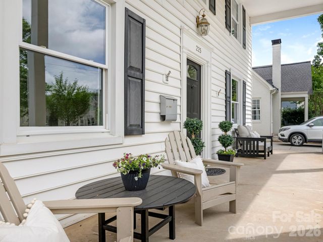 225 Altondale Avenue, Charlotte, NC 28207