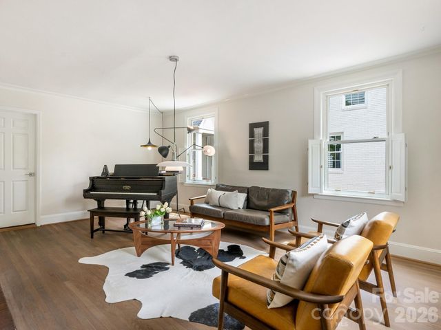 225 Altondale Avenue, Charlotte, NC 28207