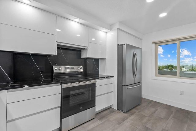 9604 CORTEZ ROAD W 233, Bradenton, FL 34210