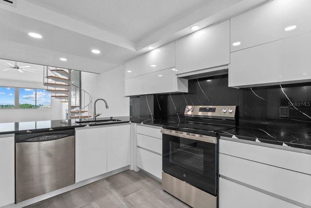 9604 CORTEZ ROAD W 233, Bradenton, FL 34210