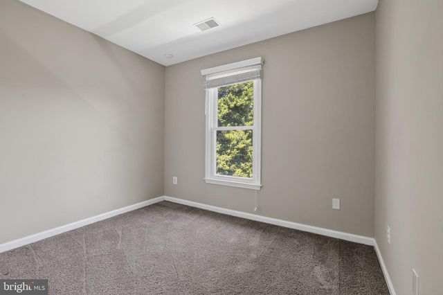 722 HETZEL TER SE, Leesburg, VA 20175